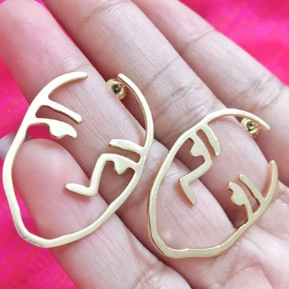 Hollow Face Shaped Gold Earrings 2